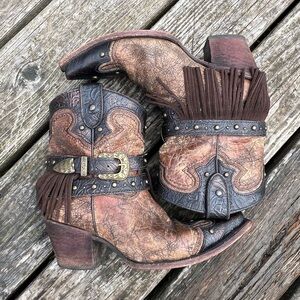 Corral Women's Brown Shortie w/ Heel Fringe C2880